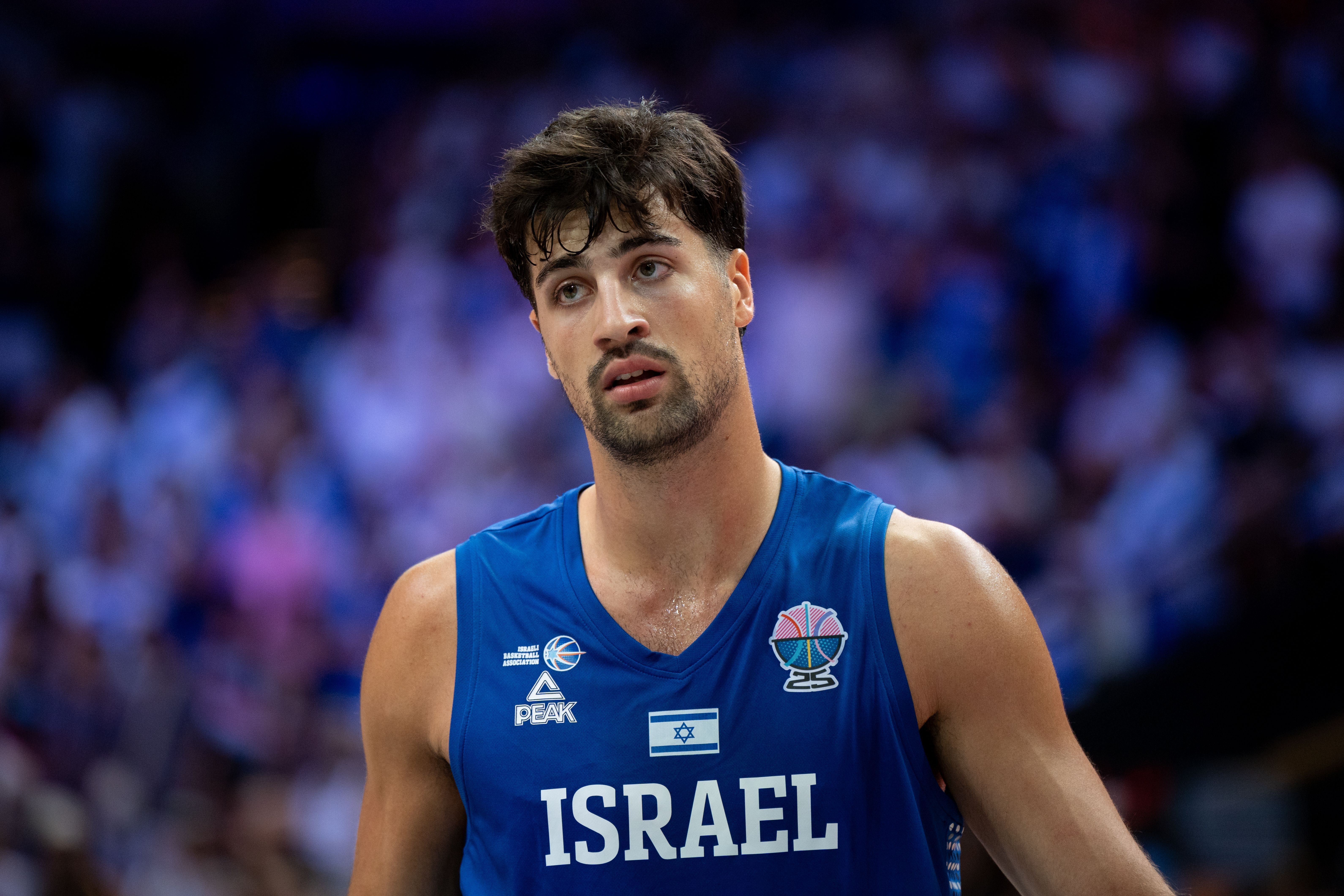 阿夫迪亚高效轰34分9篮板 10罚6中贡献全能数据