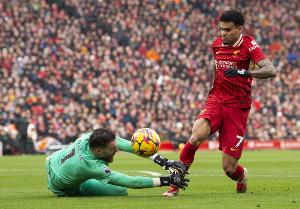 记者：利物浦拒绝就迪亚斯的转会与拜仁接触，他们一直表示不出售